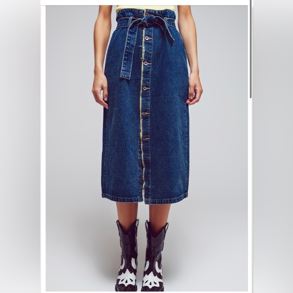 NWOT Q2 Premium Denim BELTED BUTTONED DENIM MAXI SKIRT in Small (4) - Picture 1 of 12